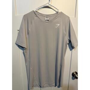 Gymshark Men's  performance apex T-shirt size medium in gray short sleeve